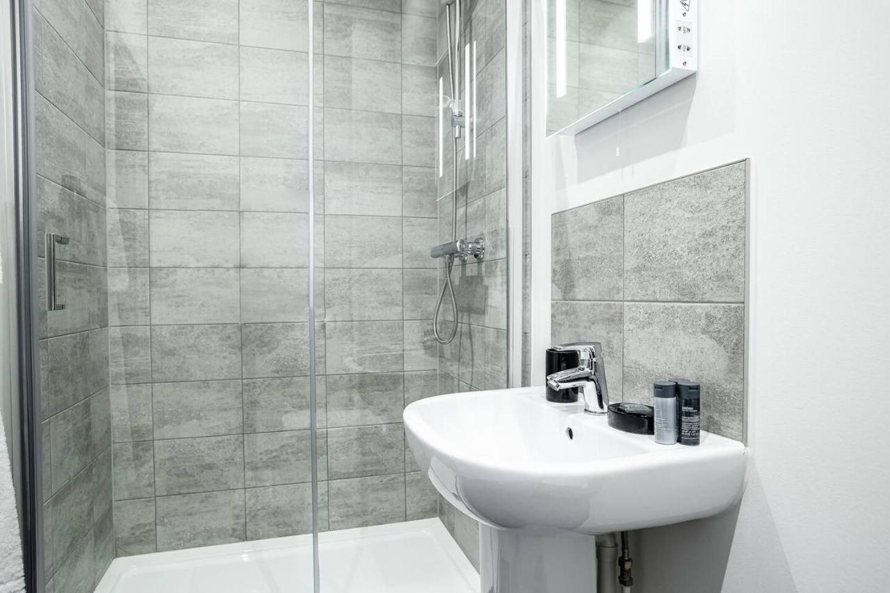 Bayard Apartments - 2 Bed Apartment Contractors Welcome Peterborough Exterior foto