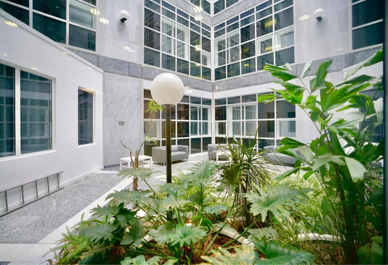 Bayard Apartments - 2 Bed Apartment Contractors Welcome Peterborough Exterior foto